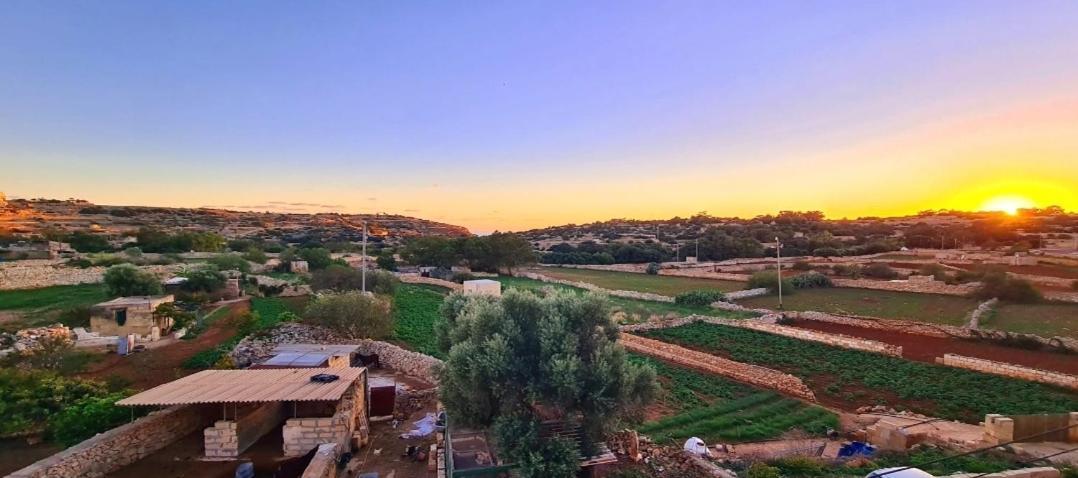 Valley View Qrendi Bagian luar foto